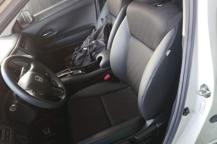 Used Honda Vezel 2020 220 TURBO CVT Luxury Edition Left Front Seat