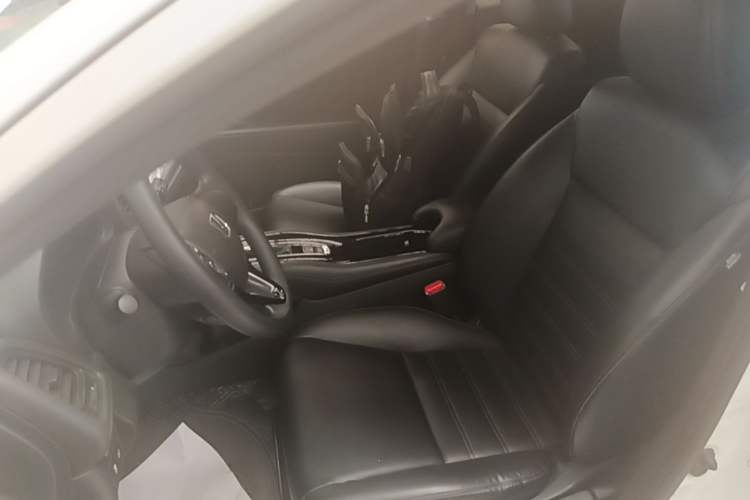 Used Honda Vezel 2020 1.5L CVT Pioneer Edition Left Front Seat