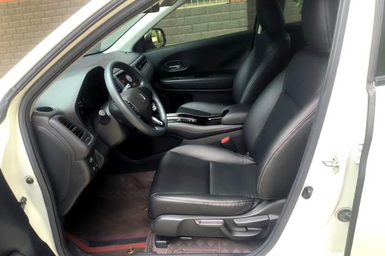 Used Honda Vezel 2020 1.5L CVT Elite Edition Left Front Seat