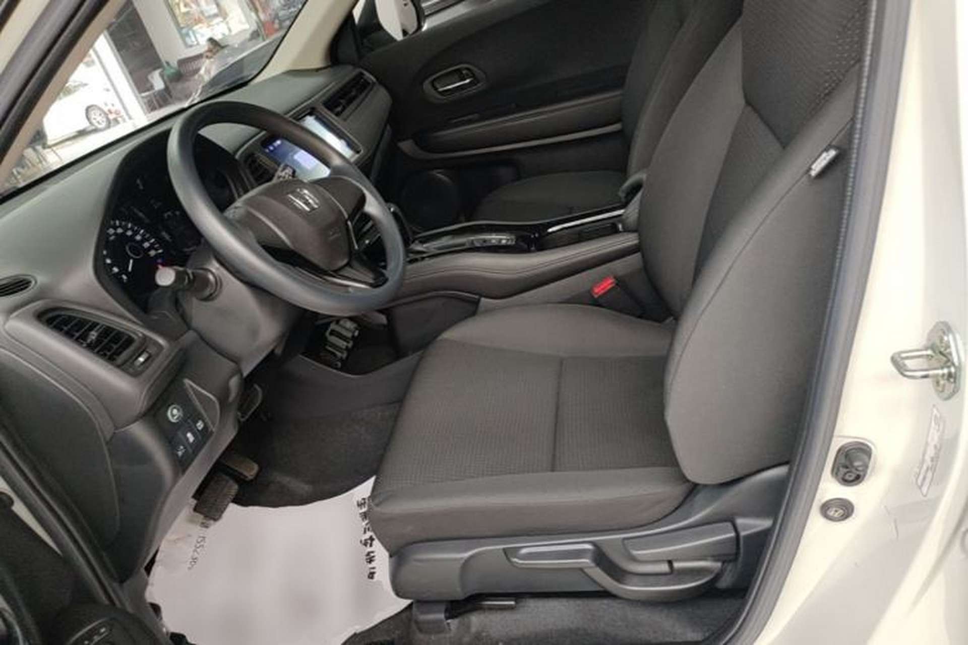 Used Honda Vezel 2020 1.5L CVT Elite Edition Left Front Seat