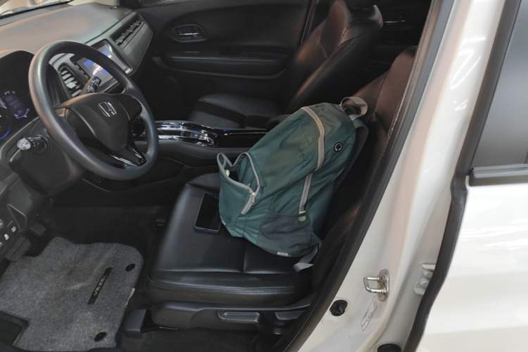 Used Honda Vezel 2020 1.5L CVT Elite Edition Left Front Seat