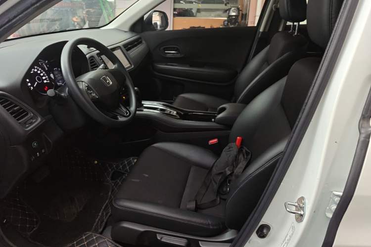 Used Honda Vezel 2020 1.5L CVT Pioneer Edition Left Front Seat