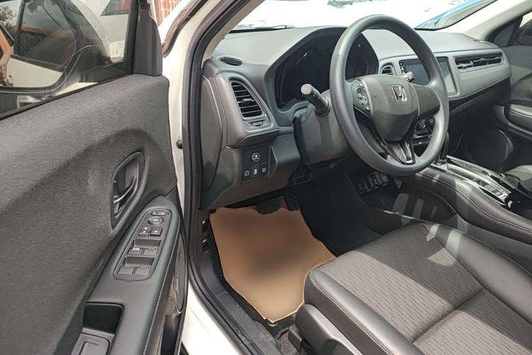 Used Honda Vezel 2020 1.5L CVT Pioneer Edition Left Front Seat