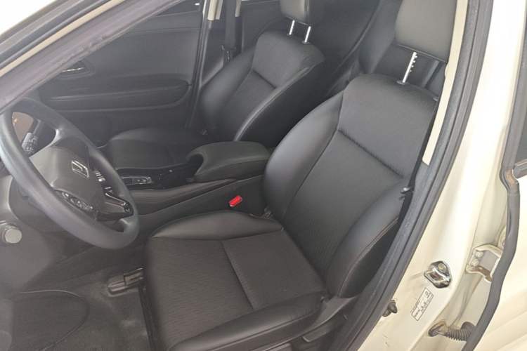 Used Honda Vezel 2020 1.5L CVT Luxury Edition Left Front Seat