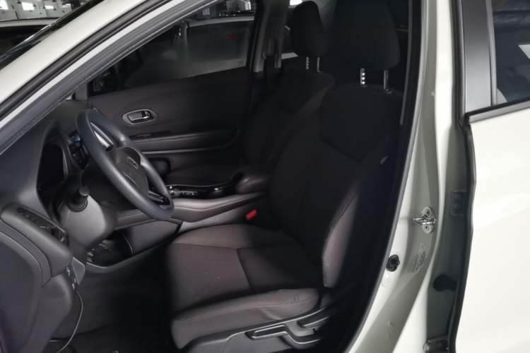 Used Honda Vezel 2020 1.5L CVT Elite Edition Left Front Seat