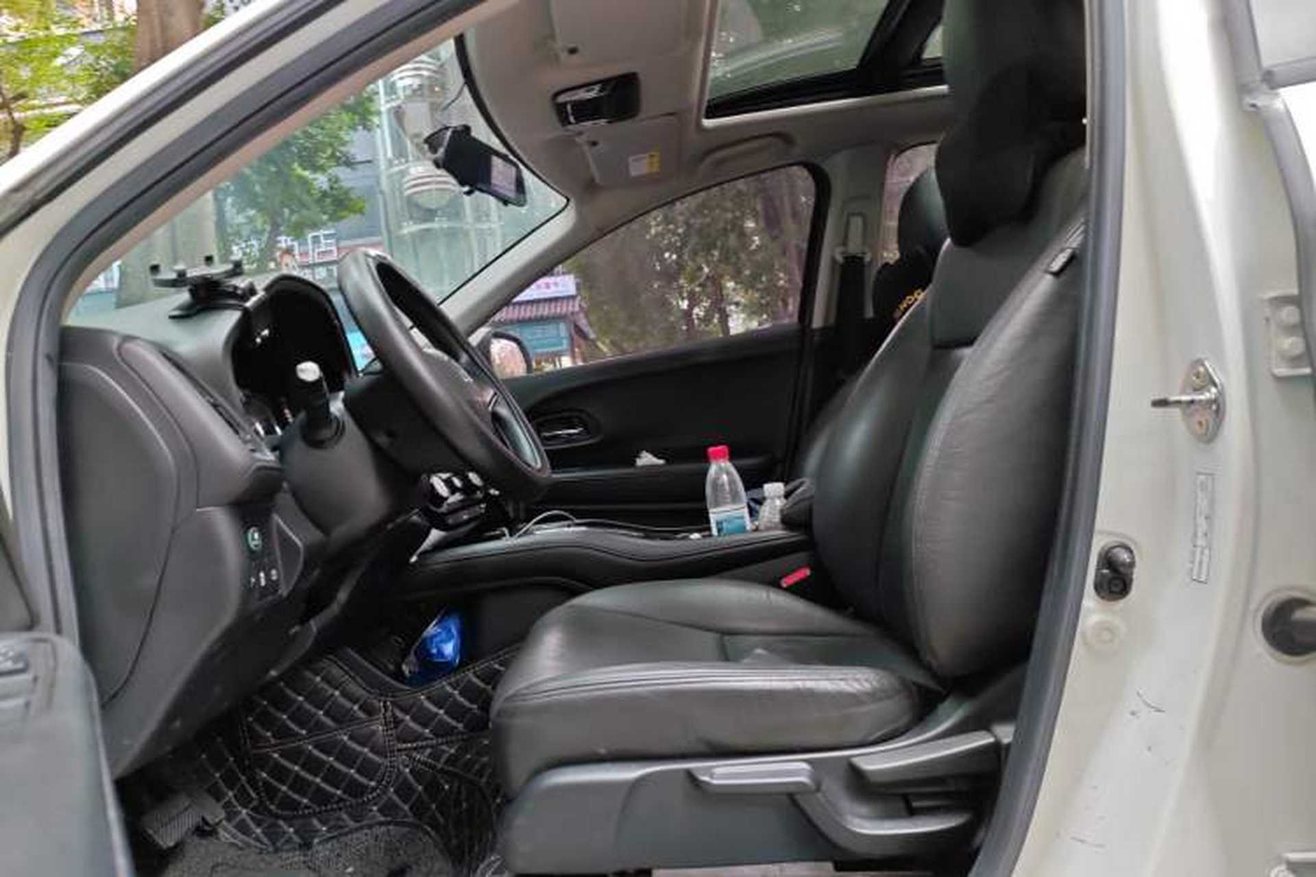 Used Honda Vezel 2020 1.5L CVT Elite Edition Left Front Seat