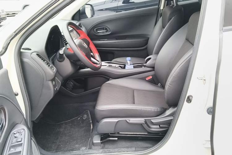 Used Honda Vezel 2020 220 TURBO CVT Luxury Edition Left Front Seat