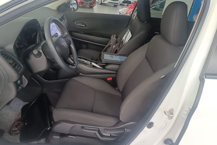 Used Honda Vezel 2020 1.5L CVT Elite Edition Left Front Seat