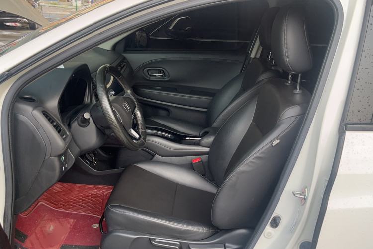 Used Honda Vezel 2020 220 TURBO CVT Luxury Edition Left Front Seat