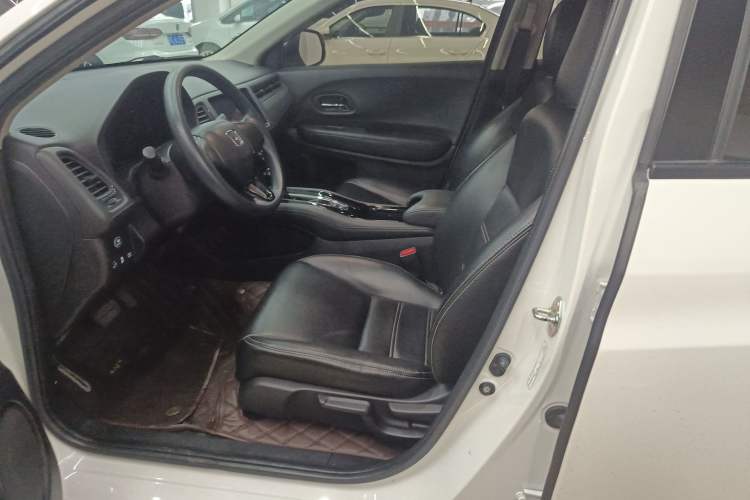 Used Honda Vezel 2020 1.5L CVT Elite Edition Left Front Seat