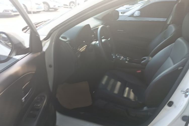 Used Honda Vezel 2020 220 TURBO CVT Luxury Edition Left Front Seat