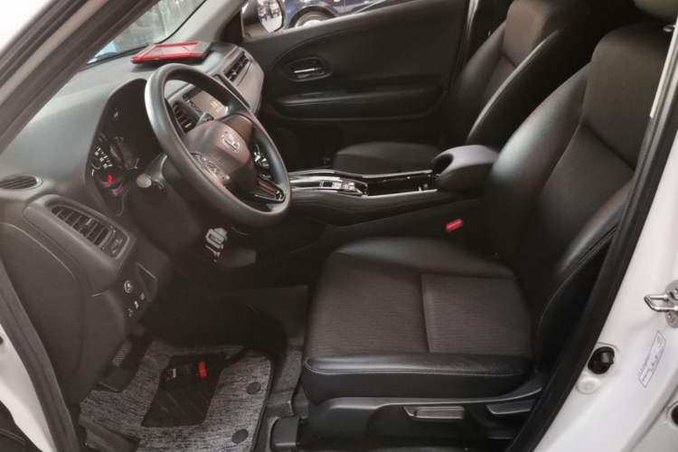 Used Honda Vezel 2020 220 TURBO CVT Luxury Edition Left Front Seat