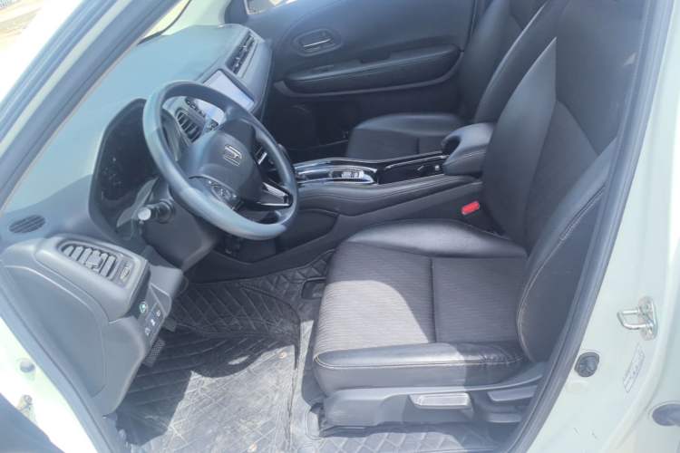 Used Honda Vezel 2020 220 TURBO CVT Luxury Edition Left Front Seat