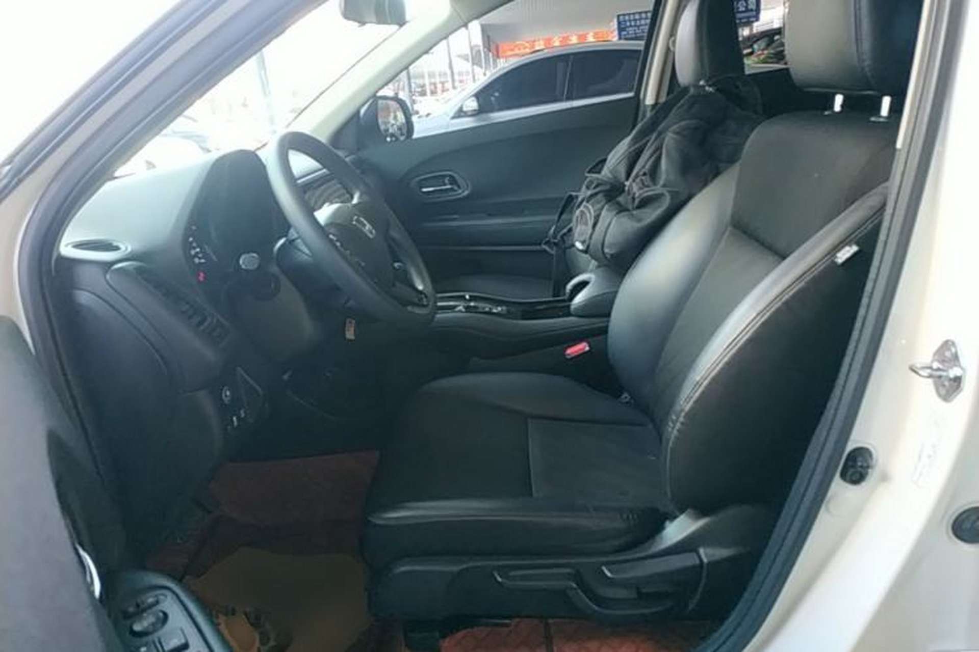 Used Honda Vezel 2020 1.5L CVT Pioneer Edition Left Front Seat