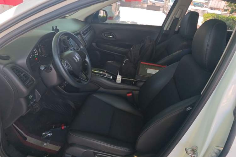 Used Honda Vezel 2020 1.5L CVT Luxury Edition Left Front Seat