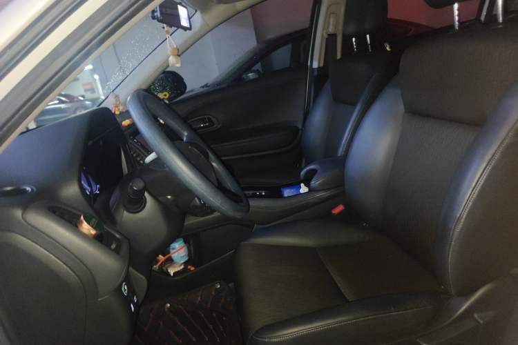 Used Honda Vezel 2020 220 TURBO CVT Luxury Edition Left Front Seat