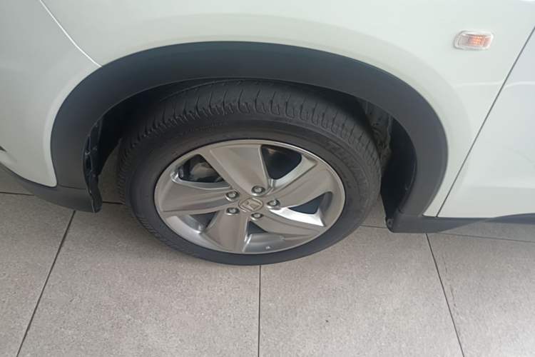 Used Honda Vezel 2020 220 TURBO CVT Elite Edition Left Front Wheel Hub