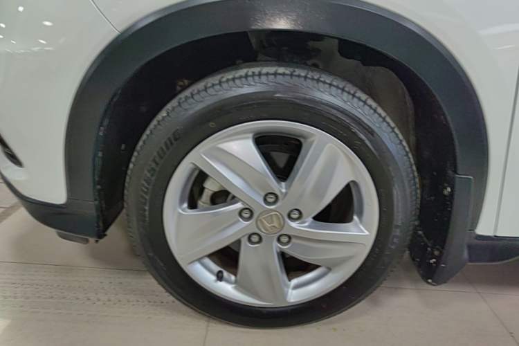 Used Honda Vezel 2020 220 TURBO CVT Elite Edition Left Front Wheel Hub