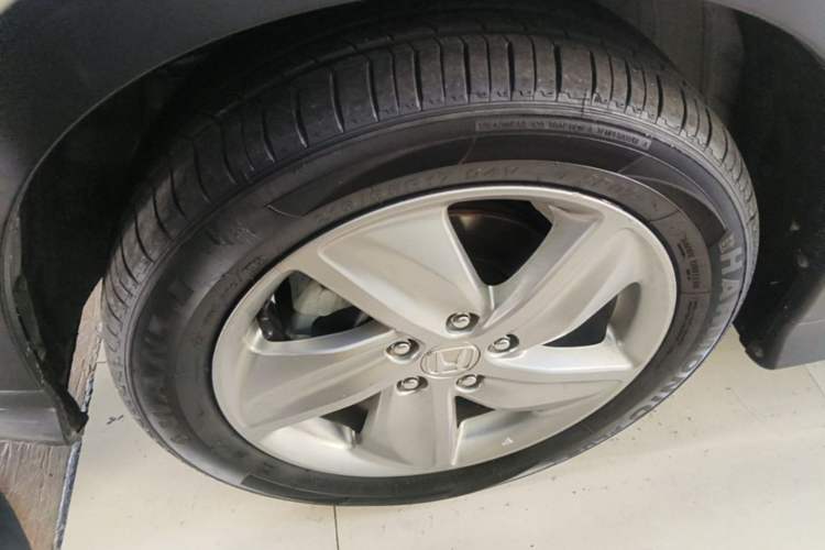 Used Honda Vezel 2020 220 TURBO CVT Elite Edition Left Front Wheel Hub