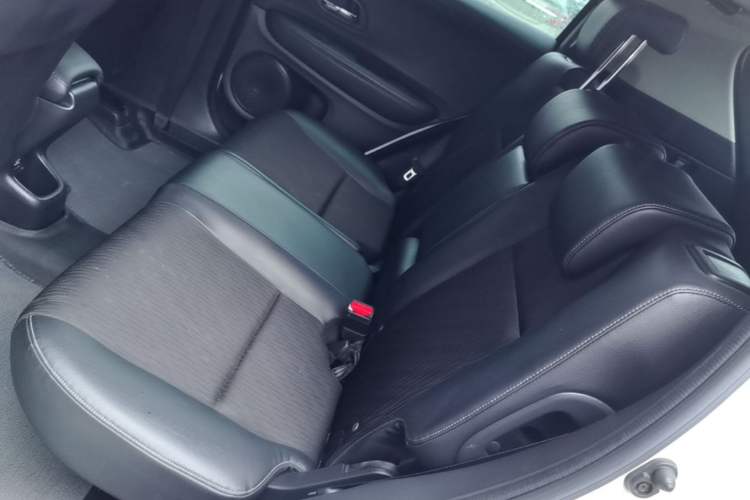 Used Honda Vezel 2020 220 TURBO CVT Luxury Edition Left Rear Seat
