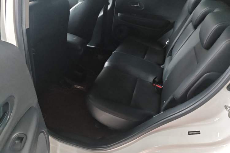 Used Honda Vezel 2020 1.5L CVT Pioneer Edition Left Rear Seat