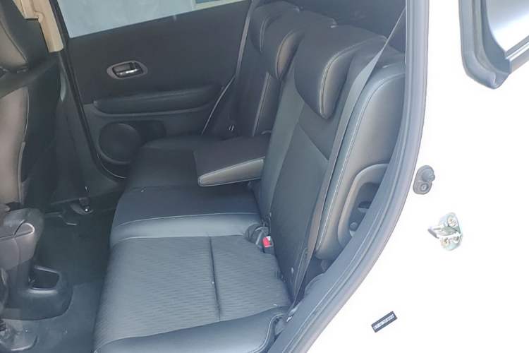 Used Honda Vezel 2020 1.5L CVT Pioneer Edition Left Rear Seat