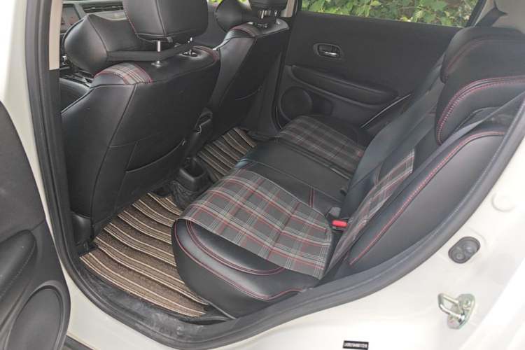 Used Honda Vezel 2020 1.5L CVT Pioneer Edition Left Rear Seat