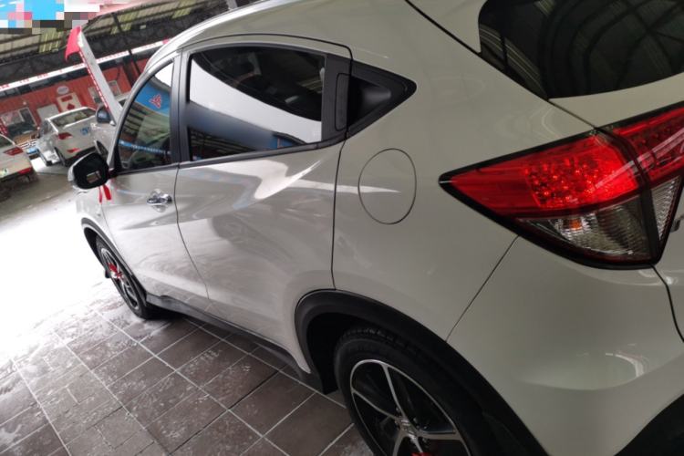 Used Honda Vezel 2020 1.5L CVT Pioneer Edition Left Side