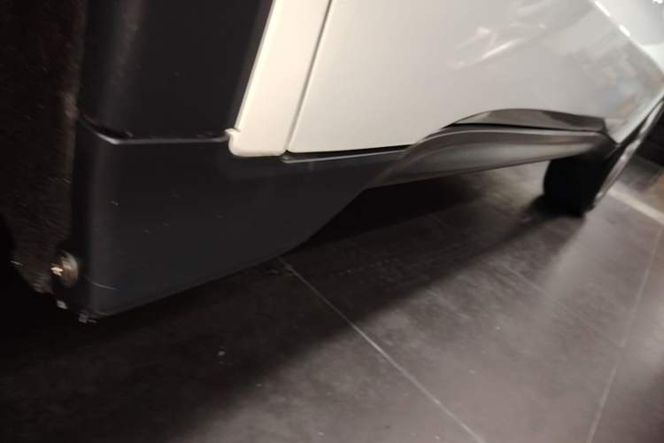 Used Honda Vezel 2020 220 TURBO CVT Elite Edition Left Side Sill