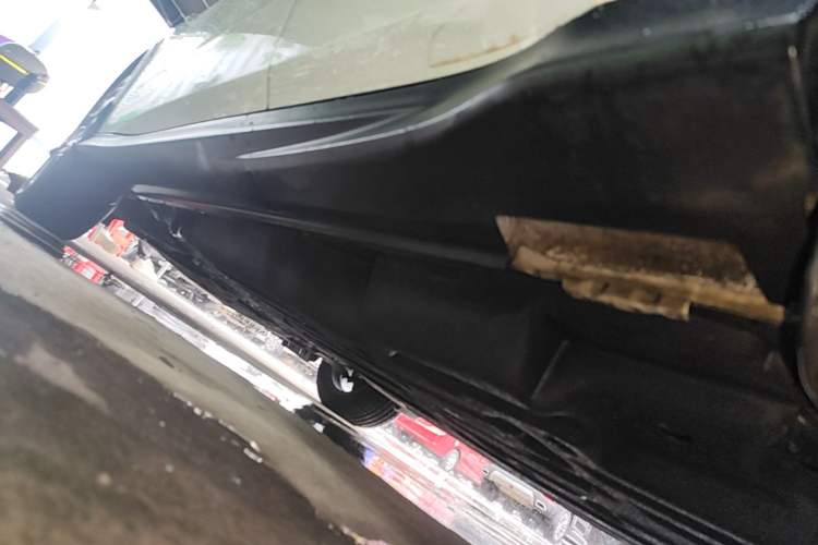 Used Honda Vezel 2020 1.5L CVT Pioneer Edition Left Side Sill