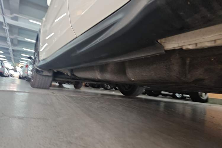 Used Honda Vezel 2020 1.5L CVT Pioneer Edition Left Side Sill