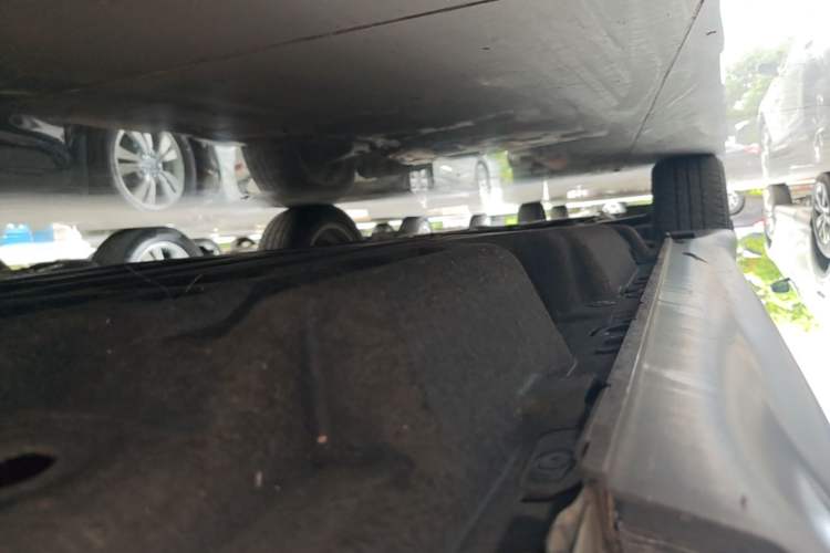 Used Honda Vezel 2020 1.5L CVT Elite Edition Left Side Sill
