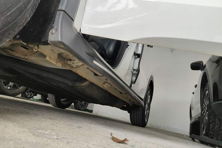 Used Honda Vezel 2020 1.5L CVT Elite Edition Left Side Sill