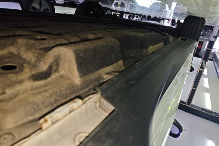 Used Honda Vezel 2020 1.5L CVT Pioneer Edition Left Side Sill