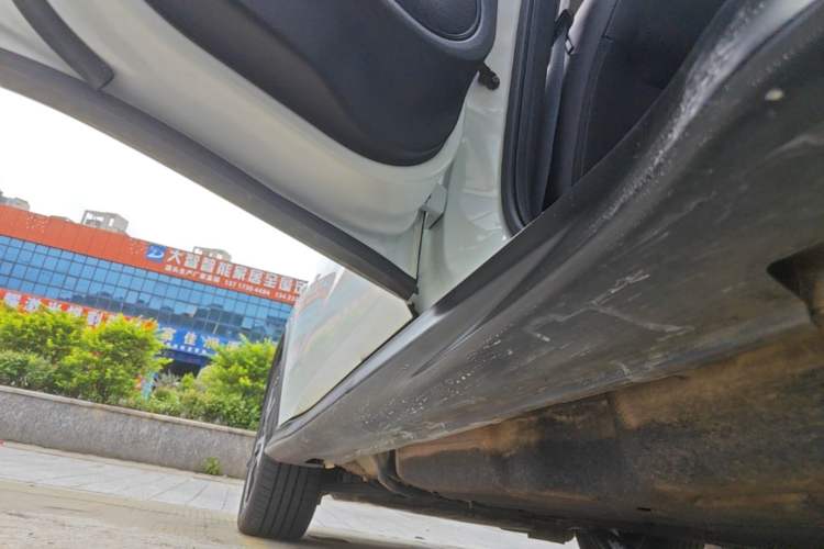 Used Honda Vezel 2020 1.5L CVT Pioneer Edition Left Side Sill