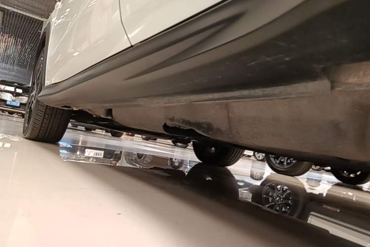 Used Honda Vezel 2020 1.5L CVT Pioneer Edition Left Side Sill