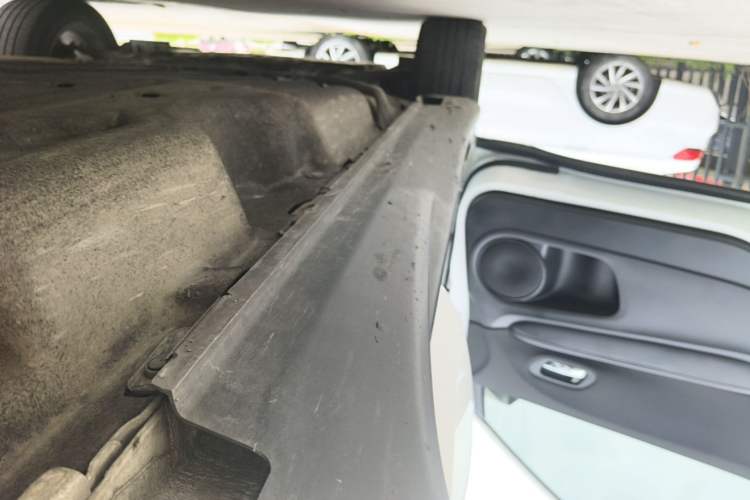 Used Honda Vezel 2020 1.5L CVT Pioneer Edition Left Side Sill