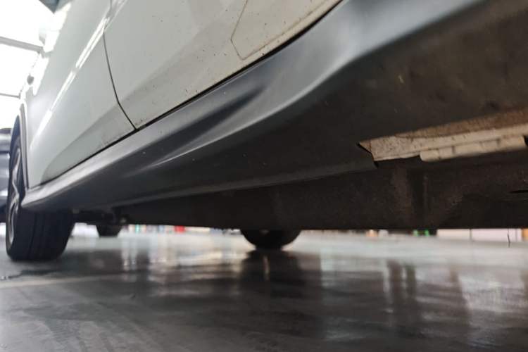 Used Honda Vezel 2020 1.5L CVT Pioneer Edition Left Side Sill