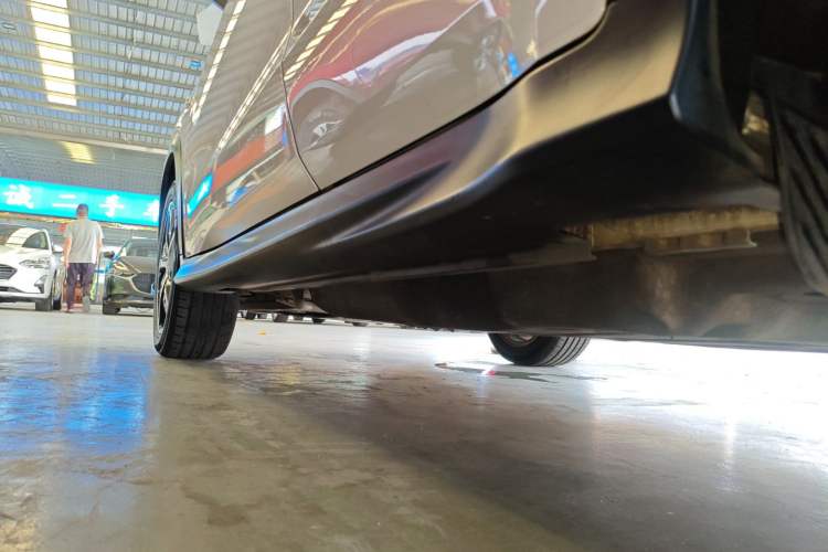 Used Honda Vezel 2020 1.5L CVT Pioneer Edition Left Side Sill