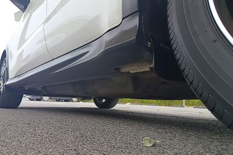 Used Honda Vezel 2020 1.5L CVT Luxury Edition Left Side Sill