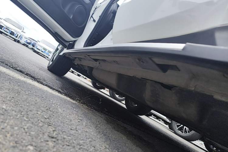 Used Honda Vezel 2020 1.5L CVT Pioneer Edition Left Side Sill