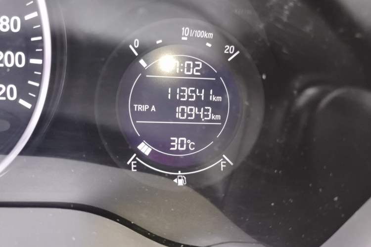Used Honda Vezel 2020 1.5L CVT Pioneer Edition Odometer Close Up