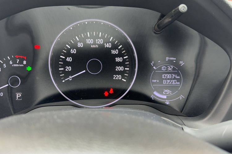 Used Honda Vezel 2020 1.5L CVT Luxury Edition Odometer Close Up