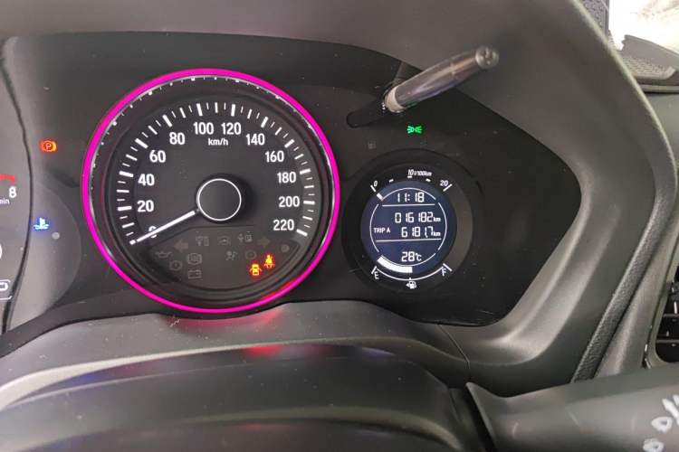 Used Honda Vezel 2020 1.5L CVT Pioneer Edition Odometer Close Up