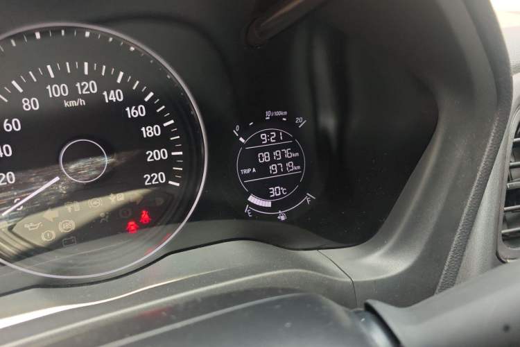 Used Honda Vezel 2020 1.5L CVT Pioneer Edition Odometer Close Up