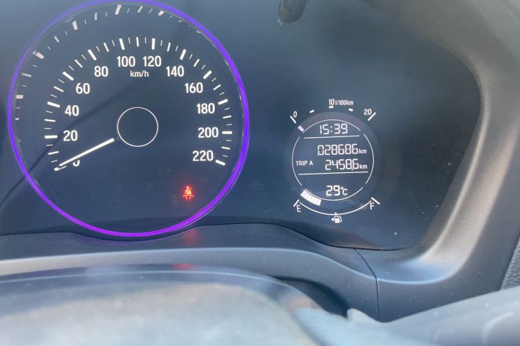 Used Honda Vezel 2020 1.5L CVT Pioneer Edition Odometer Close Up