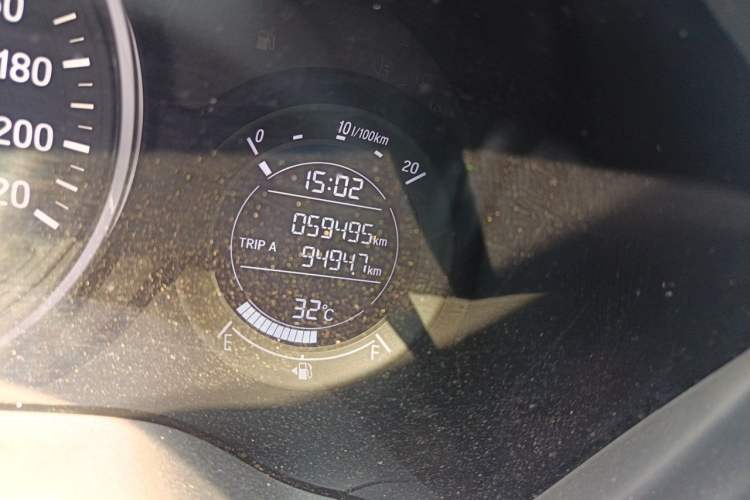 Used Honda Vezel 2020 1.5L CVT Pioneer Edition Odometer Close Up
