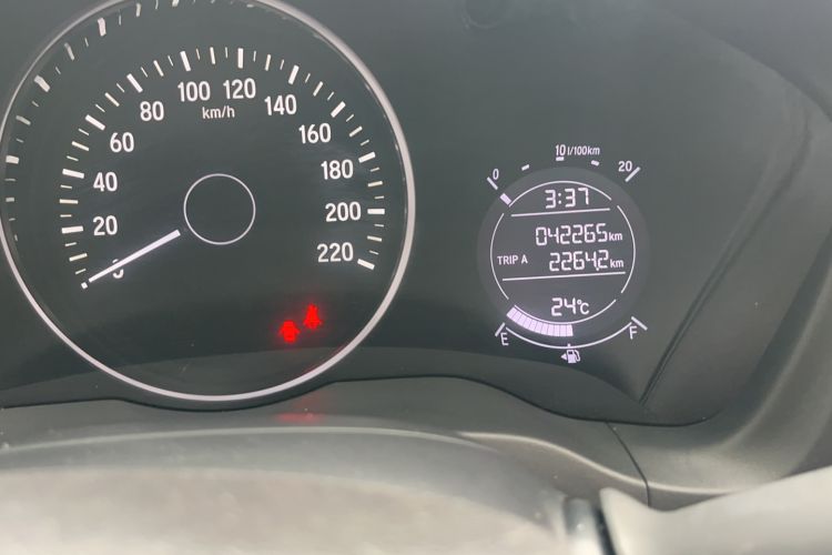 Used Honda Vezel 2020 1.5L CVT Elite Edition Odometer Close Up