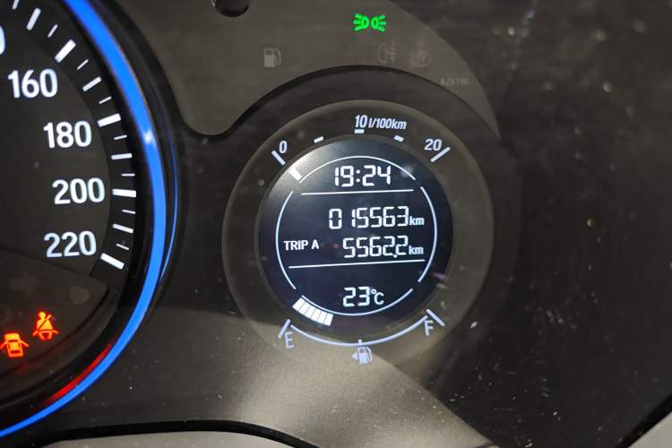 Used Honda Vezel 2020 1.5L CVT Pioneer Edition Odometer Close Up