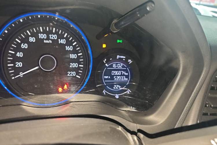 Used Honda Vezel 2020 1.5L CVT Pioneer Edition Odometer Close Up